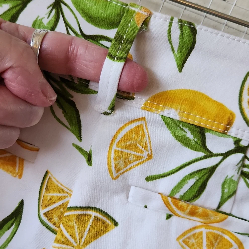 Isaac Mizrahi‎ sz 4 Lemon Lime Summer Shorts Fruit White